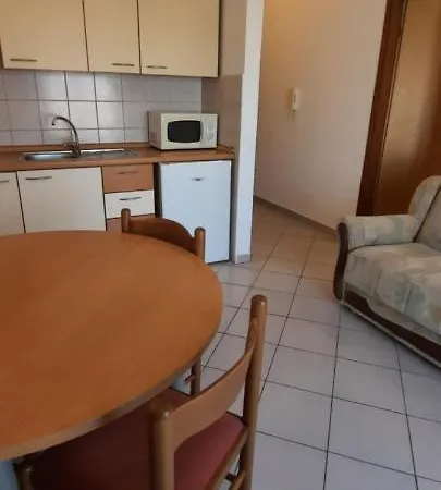 Apartments Dada Turanj Pokoj fotografie