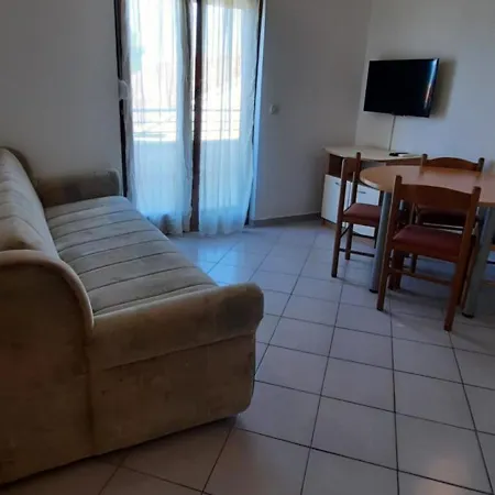 Apartments Dada Turanj Pokoj fotografie